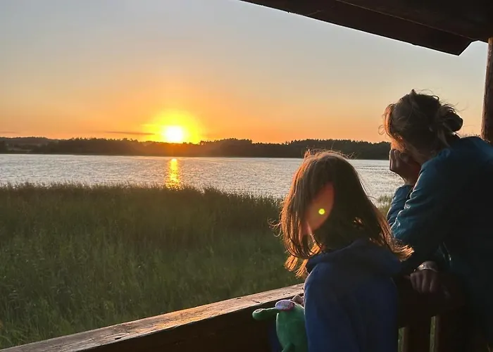 Semesterbostad Dom W Lesie Nad Jeziorem Kaszuby - Gniazdo Dabrowka (Koscierzyna)